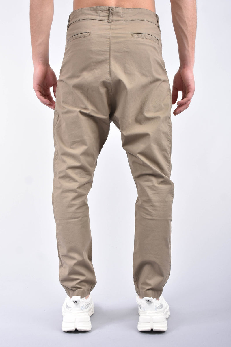 HUGE UNDERGROUND Pantaloni chinos con pinces