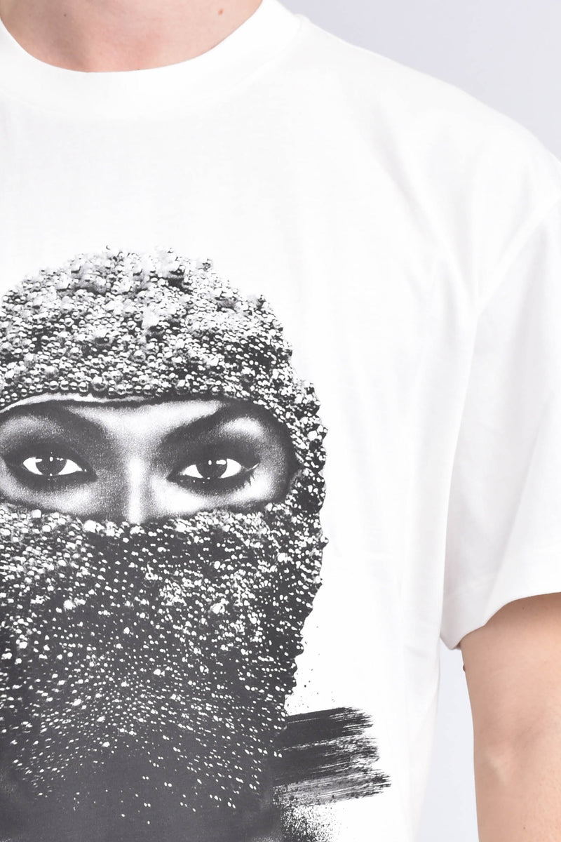 IH NOM UH NIT T-shirt whit black pearl woman mask on front